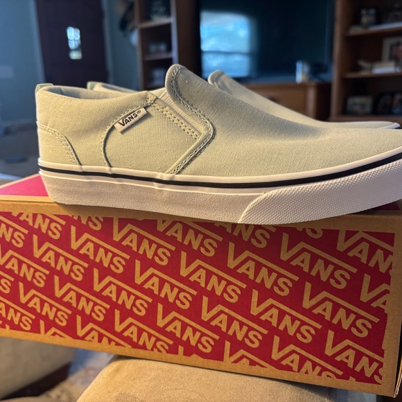 😍NEW! Vans “Asher” Classic Aqua Slip-On Shoes Y 6, Women’s 7.5 - Picture 2 of 8